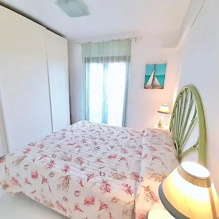 Panoramic 6 Beds In Marinella With Veranda Sea View Apartment *
